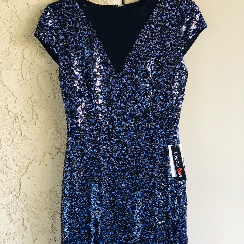 Black and blue sequin dress